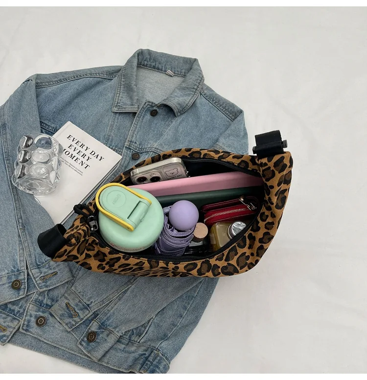 Unique Leopard Print Hobo Bag Sporty Commuting All Rounder Shoulder Crossbody Bag Versatile and Stylish Cosmetic Bag for Women