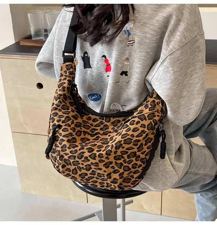 Unique Leopard Print Hobo Bag Sporty Commuting All Rounder Shoulder Crossbody Bag Versatile and Stylish Cosmetic Bag for Women