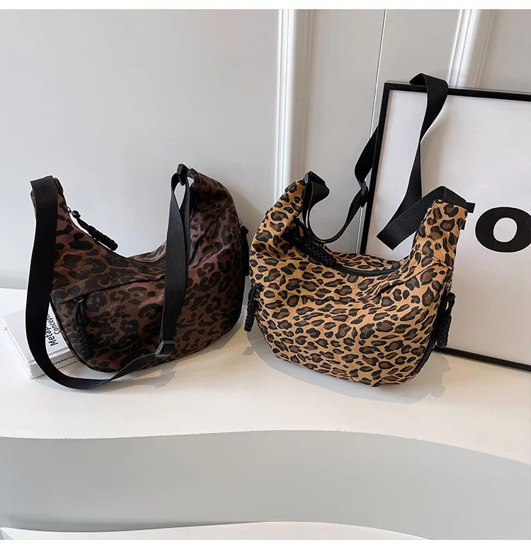 Unique Leopard Print Hobo Bag Sporty Commuting All Rounder Shoulder Crossbody Bag Versatile and Stylish Cosmetic Bag for Women