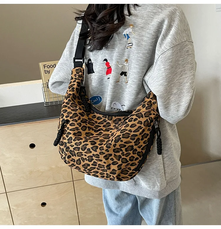 Unique Leopard Print Hobo Bag Sporty Commuting All Rounder Shoulder Crossbody Bag Versatile and Stylish Cosmetic Bag for Women