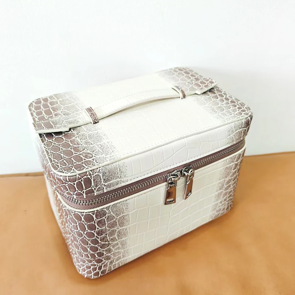 High Quality Crocodile Pattern Women Makeup Bag Custom Name Large Capacity Alligator PU Leather Travel Portable Cosmetic Box