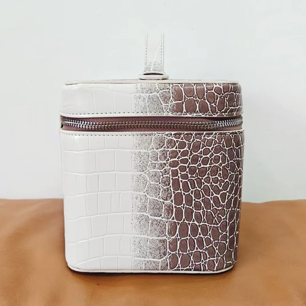 High Quality Crocodile Pattern Women Makeup Bag Custom Name Large Capacity Alligator PU Leather Travel Portable Cosmetic Box