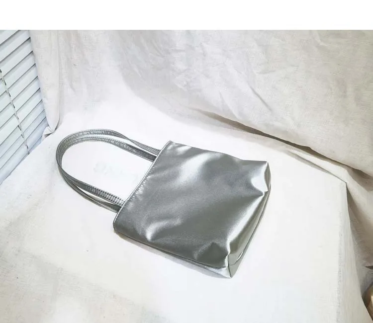 Ins Famous Fashion Silk Satin Handbag Mobile Phone Purse Women's Small Square Tote Bag Lluxury Color Underarm Bag for Party