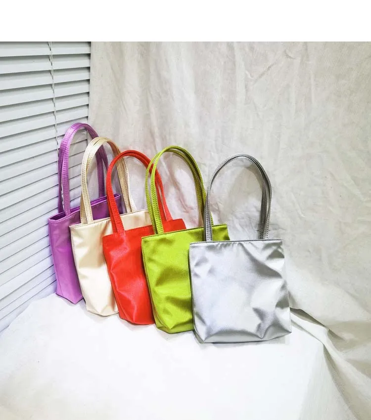 Ins Famous Fashion Silk Satin Handbag Mobile Phone Purse Women's Small Square Tote Bag Lluxury Color Underarm Bag for Party