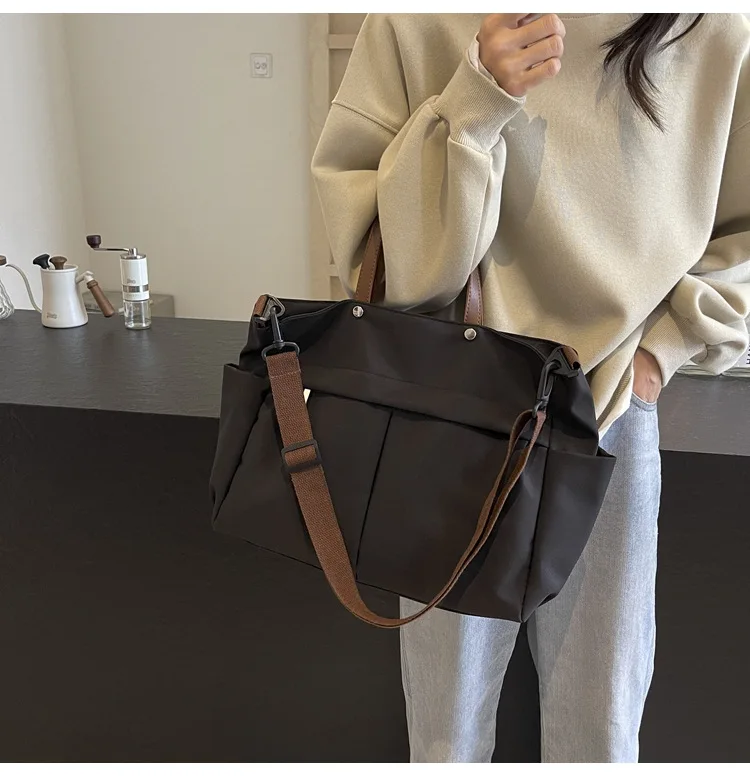 Stylish Women's Nylon Tote Bag Large Capacity Multiple Pockets Lightweight Casual Shoulder Bag for Daily Commute Shopping