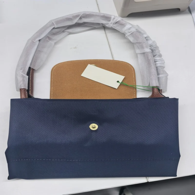 Sac hobo pliable classique en nylon, sac à main à bandoulière pour femmes avec design brodé