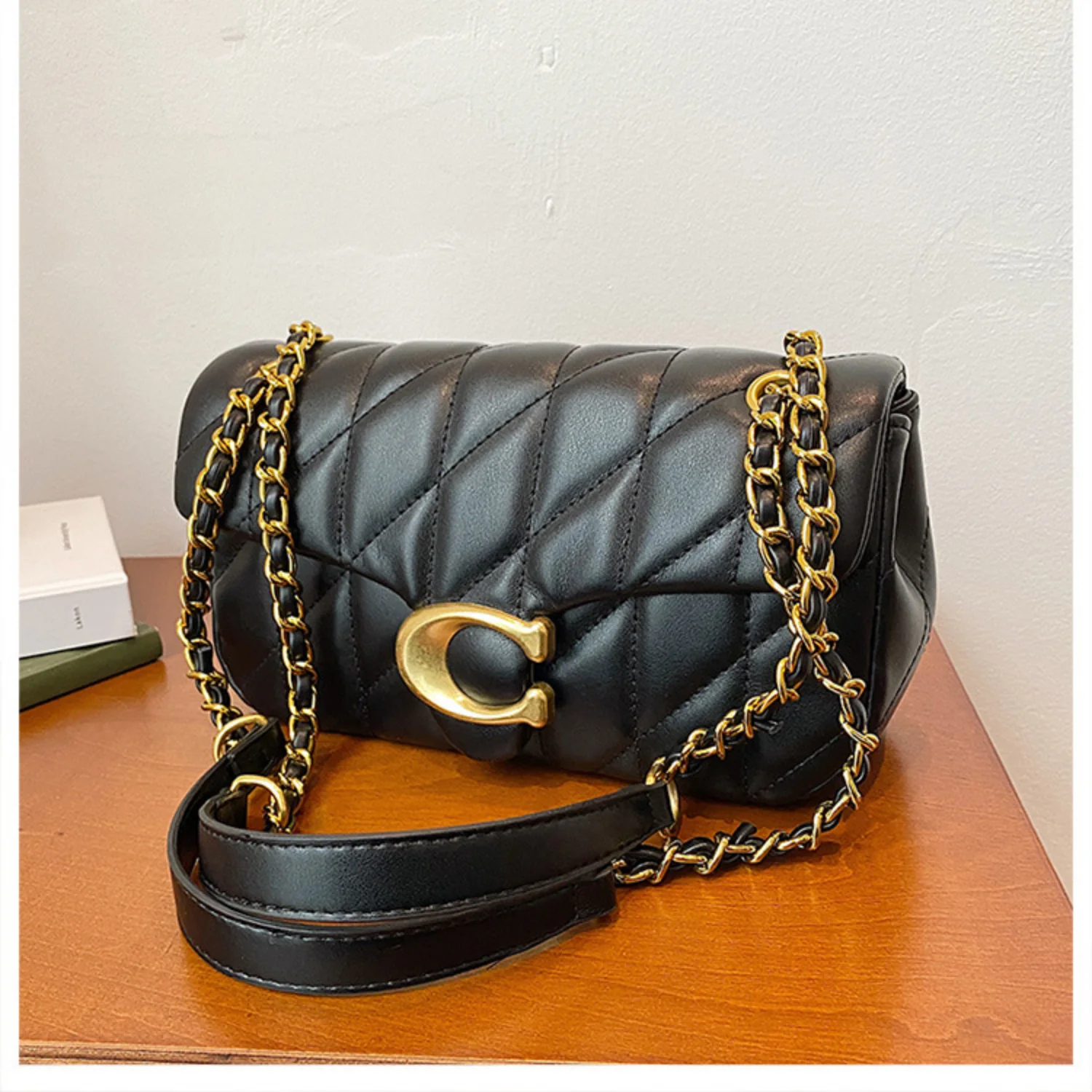 2026 New Women's Fashionable Light Luxury Large Capacity Classic Handbag, Gold Chain Single Shoulder Diagonal Cross Bag for Girl