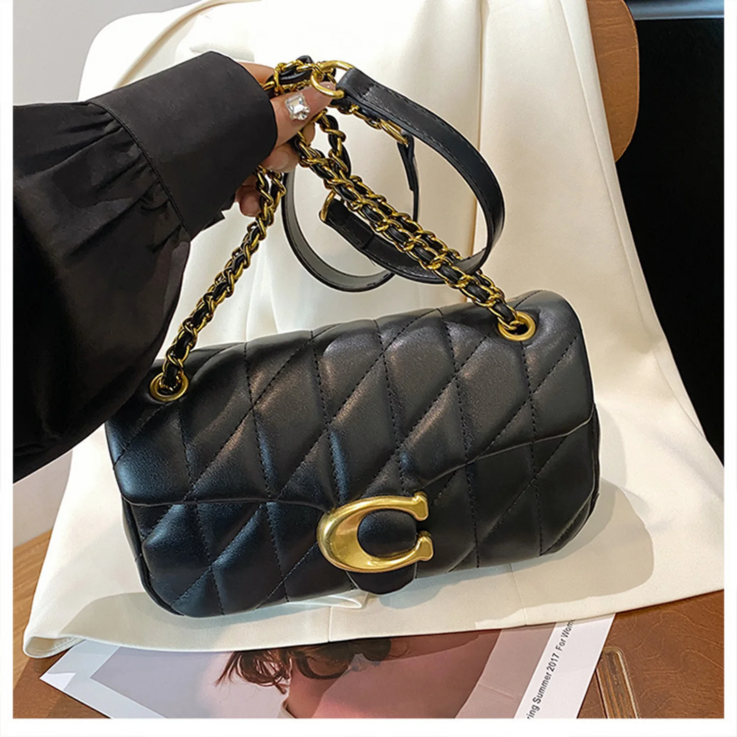 2026 New Women's Fashionable Light Luxury Large Capacity Classic Handbag, Gold Chain Single Shoulder Diagonal Cross Bag for Girl