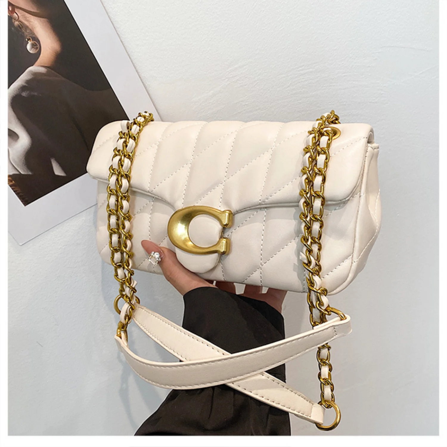 2026 New Women's Fashionable Light Luxury Large Capacity Classic Handbag, Gold Chain Single Shoulder Diagonal Cross Bag for Girl