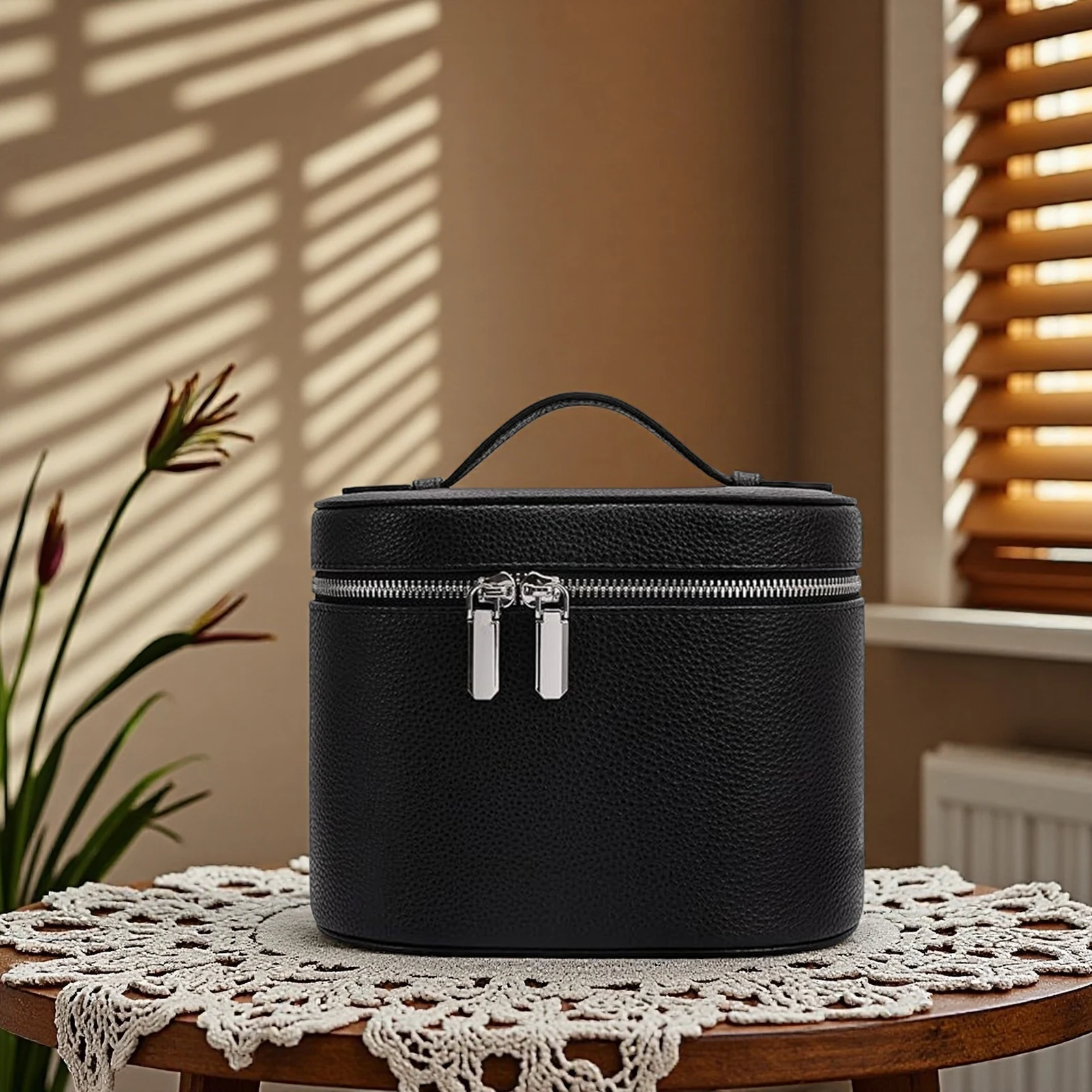 Portable Cosmetic Bag Organizer Large Capacity Travel Makeup Case Organizer for Storage Lipstick Eyebrow Pencil Cosmetics