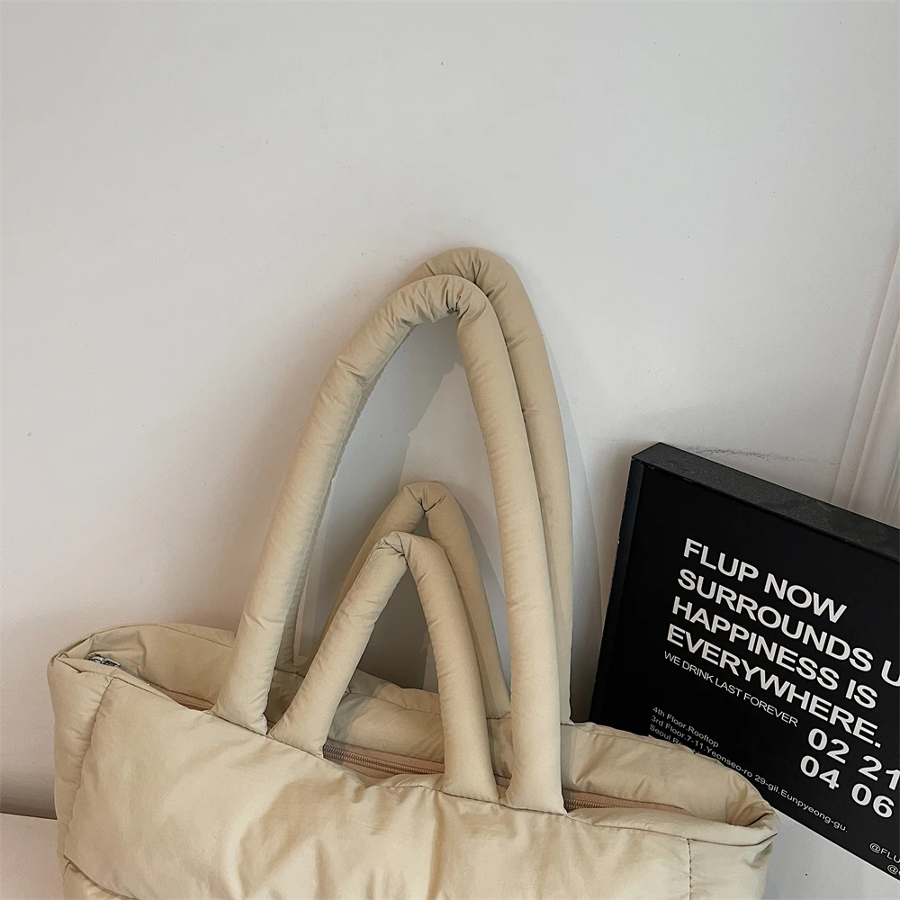 2025 Winter Latest Trend Women Shoulder Tote Bags Space Cotton Padded Large Capacity Shopper Totes Quality Commute Handbags Lady