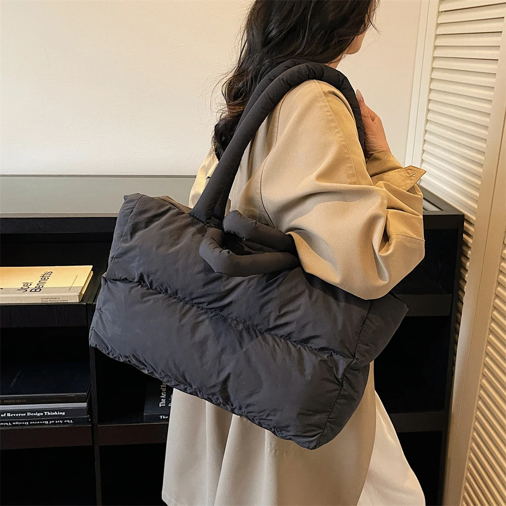 2025 Winter Latest Trend Women Shoulder Tote Bags Space Cotton Padded Large Capacity Shopper Totes Quality Commute Handbags Lady