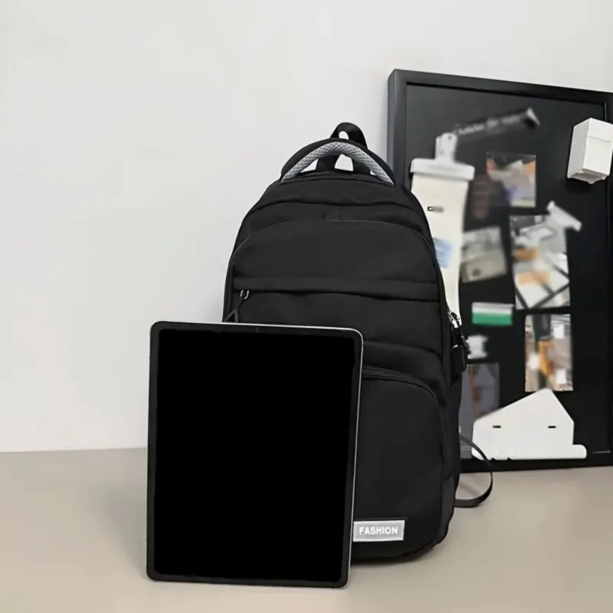Large Capacity Lightweight Backpack for College Students Sports Travel Outdoor Bag with Independent Laptop Compartment
