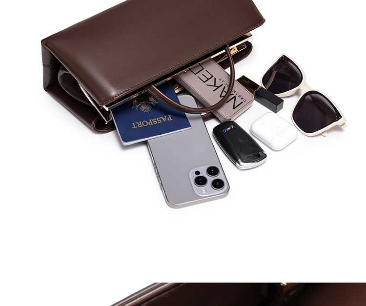 Women's Autumn/Winter Fashion Retro Underarm Bag: A Vintage, Minimalist Clip-Style Handbag – New Trendy Design for Women, Featur