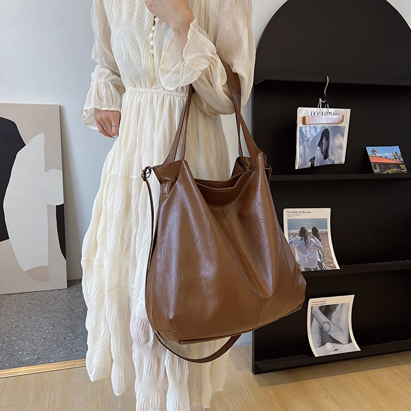 LEFTSIDE Fashion Big Leather Tote Bag for Women 2025 Tend Females Simple Large High Capacity Retro Shoulder Side Bag Handbags