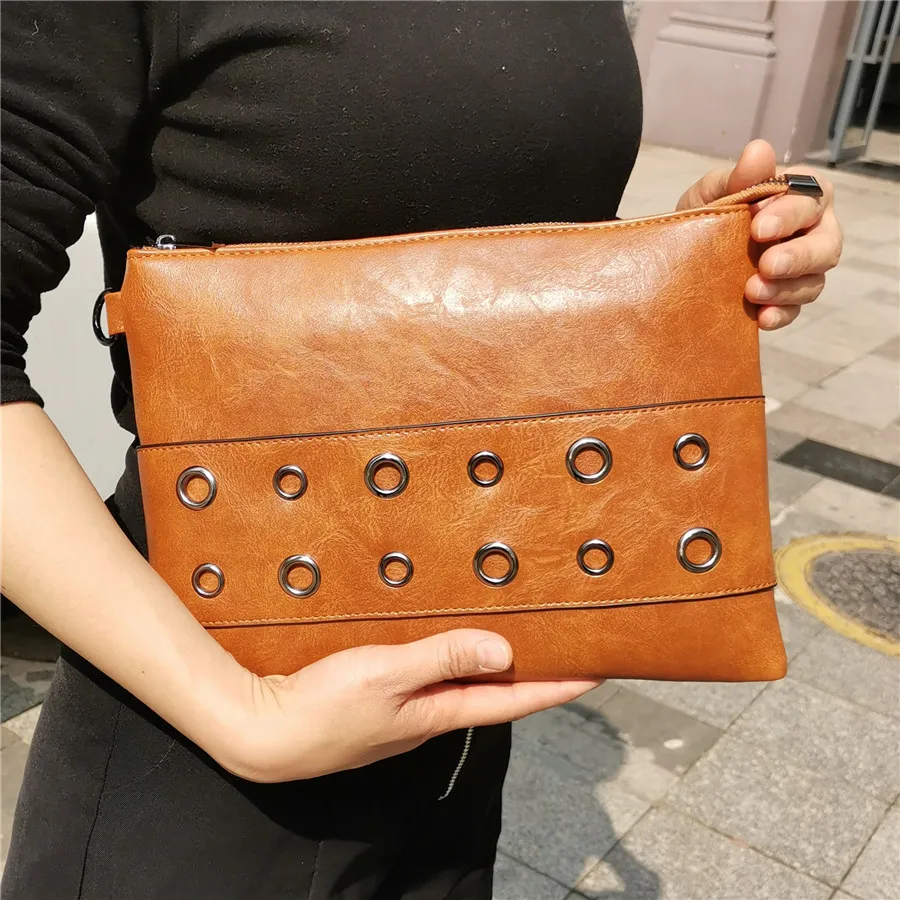 Brand Design Rivets Women Envelope Clutch Bag PU Leather Ladies Crossbody Messenger Bag Female Shoulder Bag Party Clutches Wrist