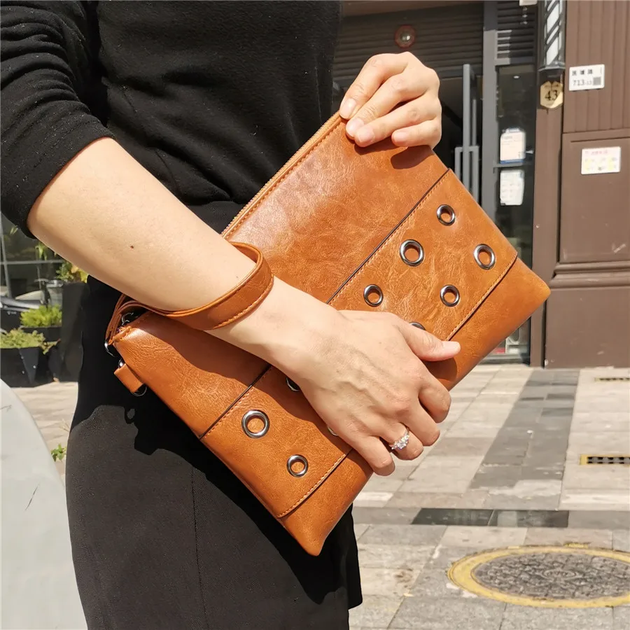 Brand Design Rivets Women Envelope Clutch Bag PU Leather Ladies Crossbody Messenger Bag Female Shoulder Bag Party Clutches Wrist