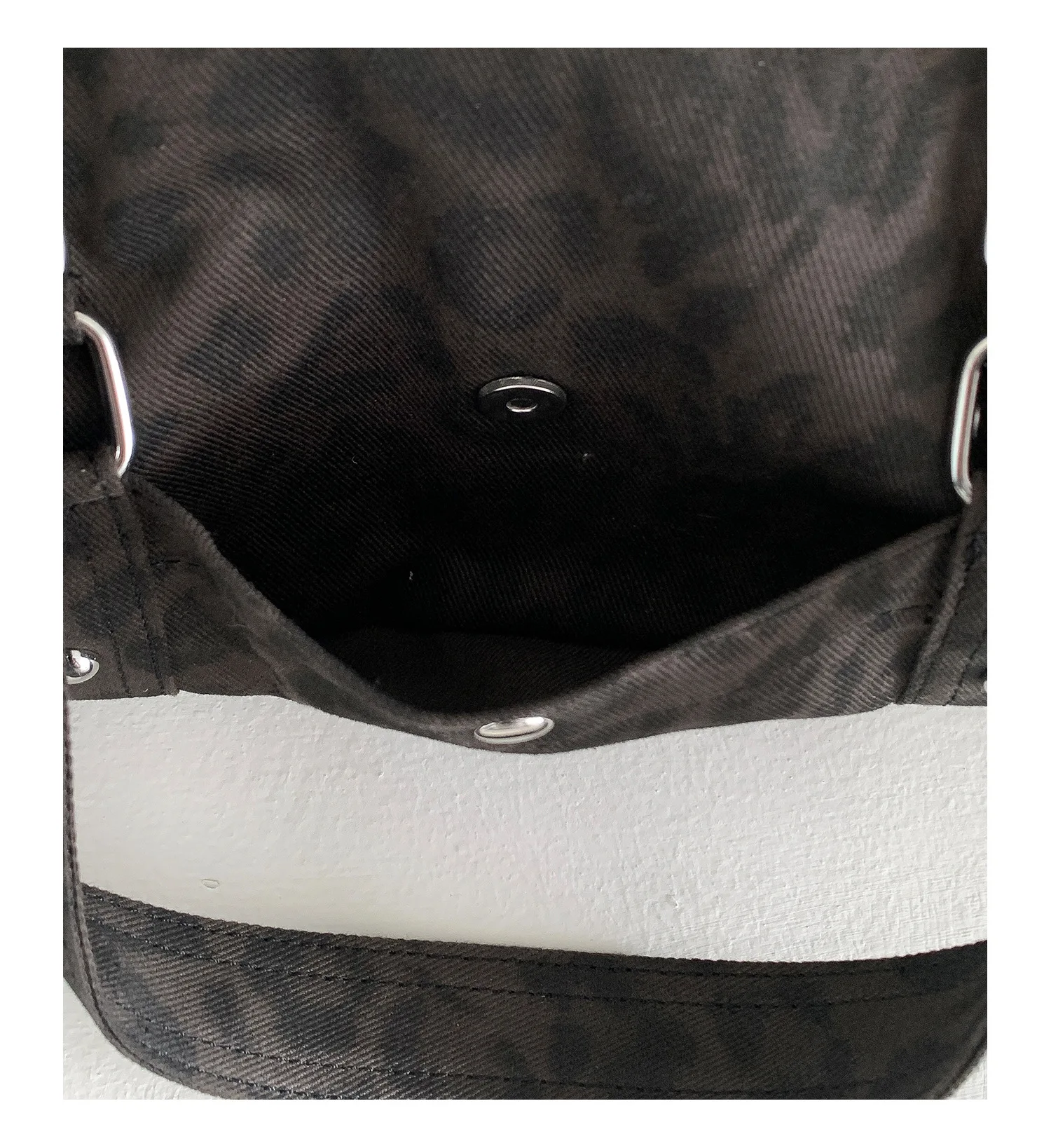 Vintage Leopard Rivet Motorcycle Handbag Barrel Shaped Boston Casual Messenger Bags for Female Shoulder Bag Fashion Ladies Totes