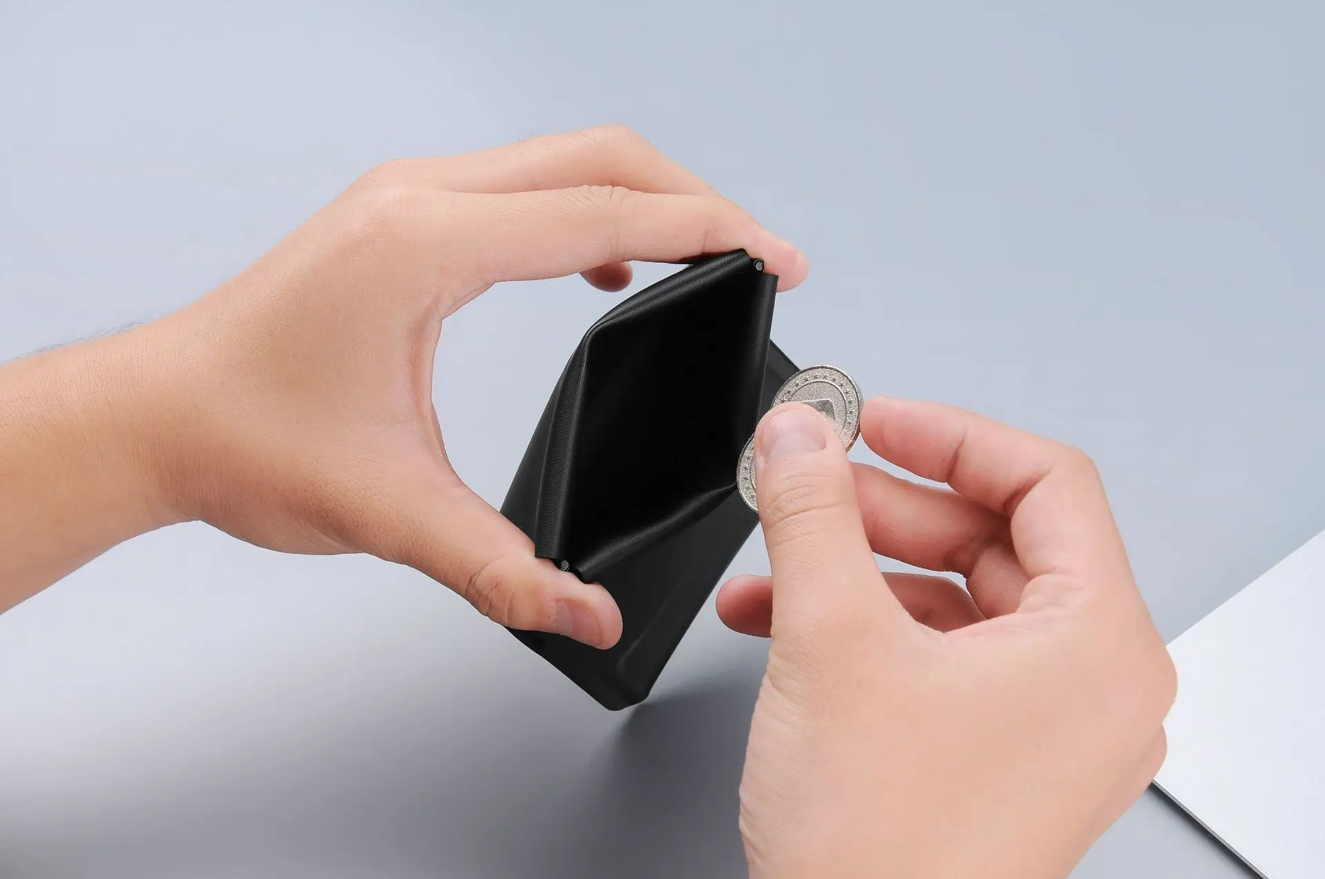 Portable Ultra-light ID Business Card Holder Mini Folding Wallet Multiofunctional Magnetic Buckel Coin Purse EDC Pouch