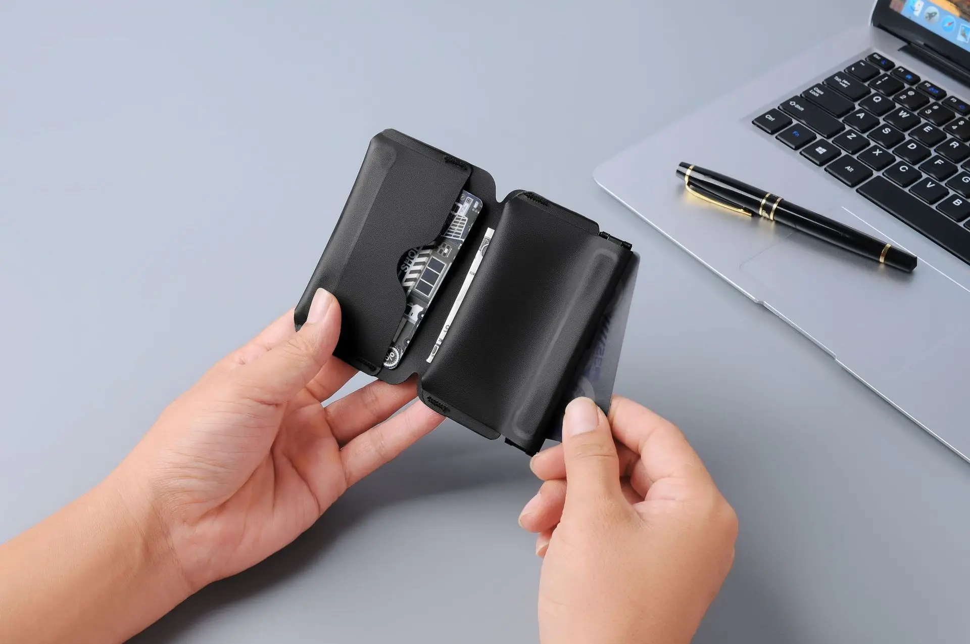 Portable Ultra-light ID Business Card Holder Mini Folding Wallet Multiofunctional Magnetic Buckel Coin Purse EDC Pouch