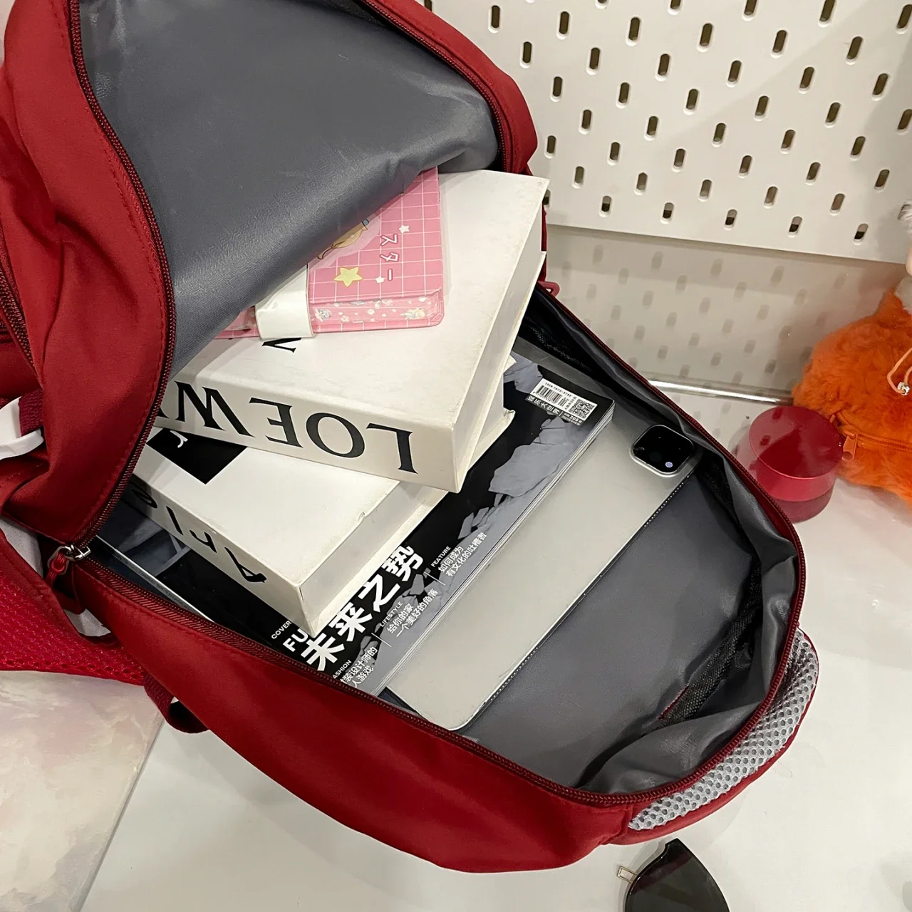 Simple and Stylish College Student Backpack Nylon Lightweight Large Capacity Computer Backpack School Commuting Travel Bag