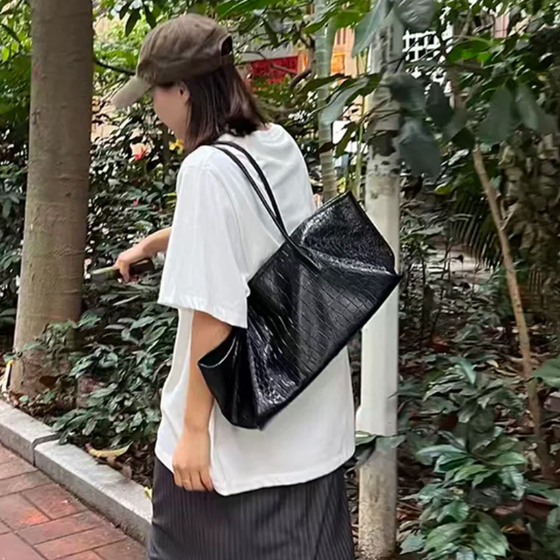 PU Soft Leather Women's Shoulder Bag Retro Luxury Crocodile Pattern Tote Bag Simple Elegant Large Capacity Lightweight Handbag