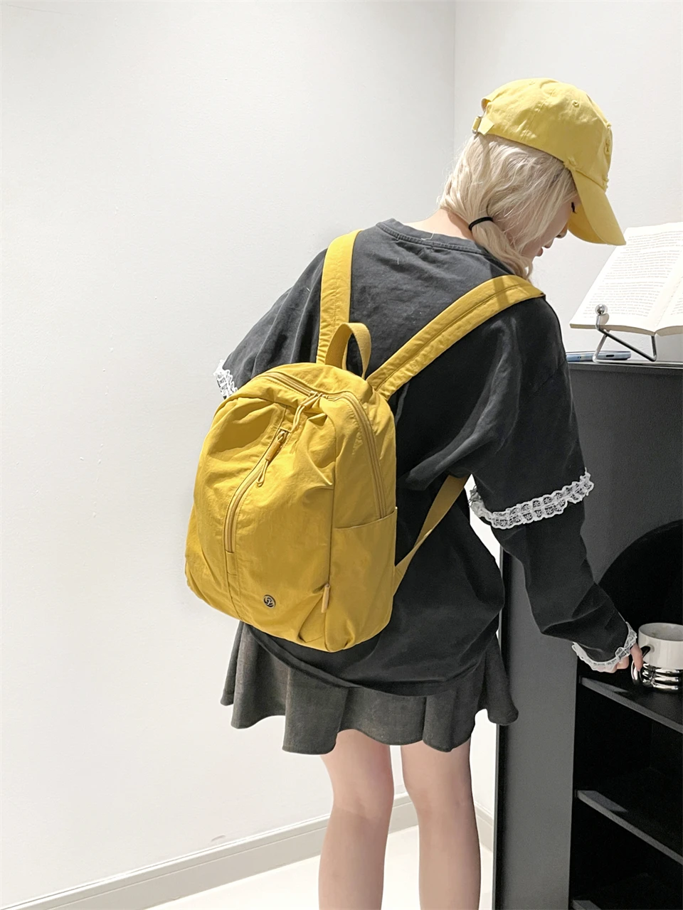 Fashion Backpacks Designer Waterproof Nylon Daypack Women Lightweight School Back Pack Ladies Large Capacity Travel Rucksack