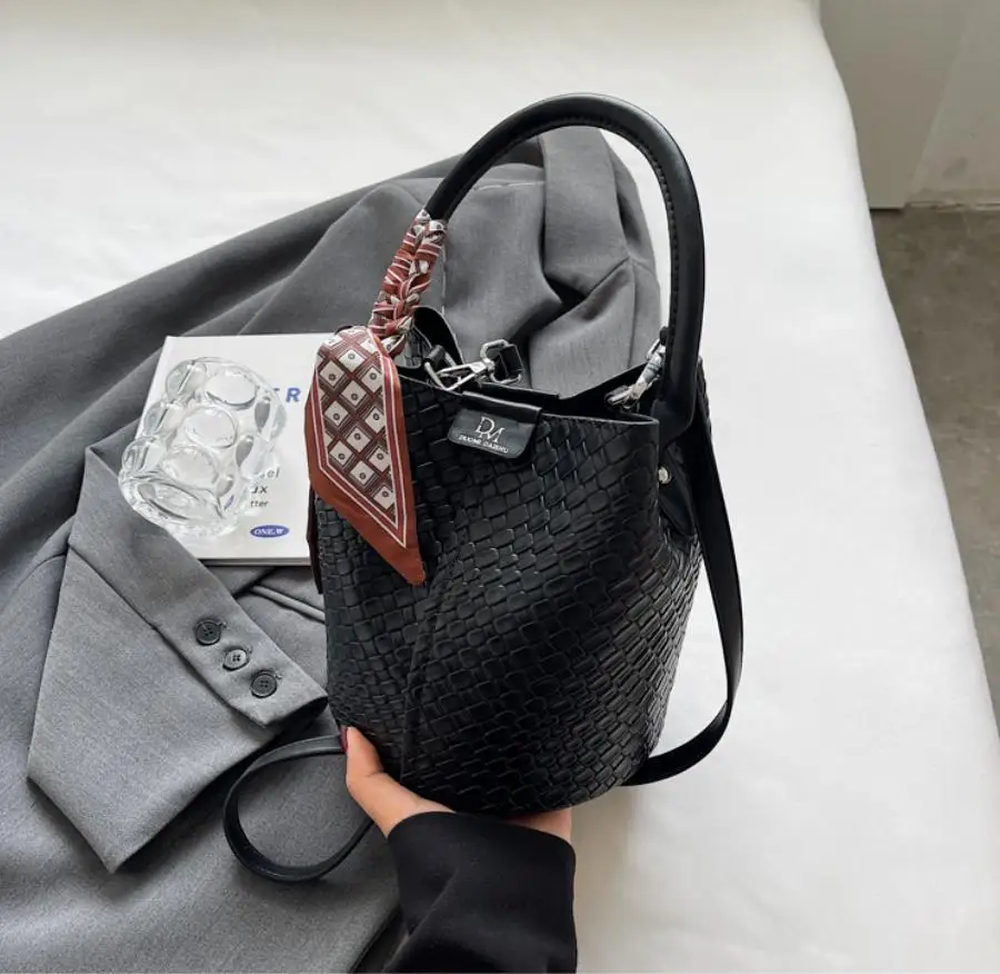 Fashionable Women's Bucket Bag, Stylish Solid Color Woven Effect Handbag Shoulder Bag and Crossbody Bag, Can Be Carried By Hand