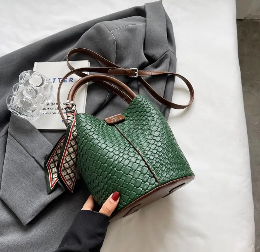 Fashionable Women's Bucket Bag, Stylish Solid Color Woven Effect Handbag Shoulder Bag and Crossbody Bag, Can Be Carried By Hand