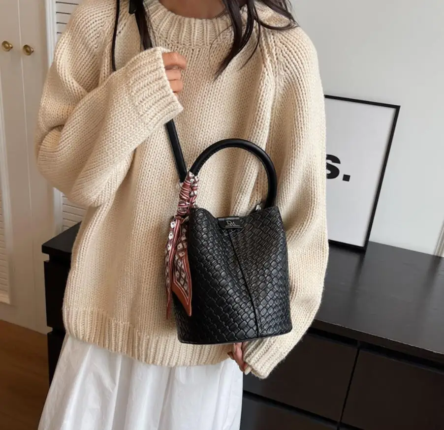 Fashionable Women's Bucket Bag, Stylish Solid Color Woven Effect Handbag Shoulder Bag and Crossbody Bag, Can Be Carried By Hand