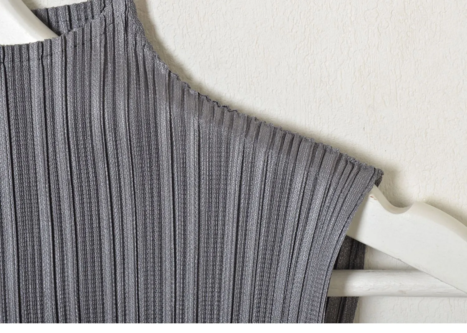 ALSEY Miyake Pleated Korean Style Sleeveless High Collar Tops Women's 2025 Summer New Simple Slim Solid Color T-shirt Clothing