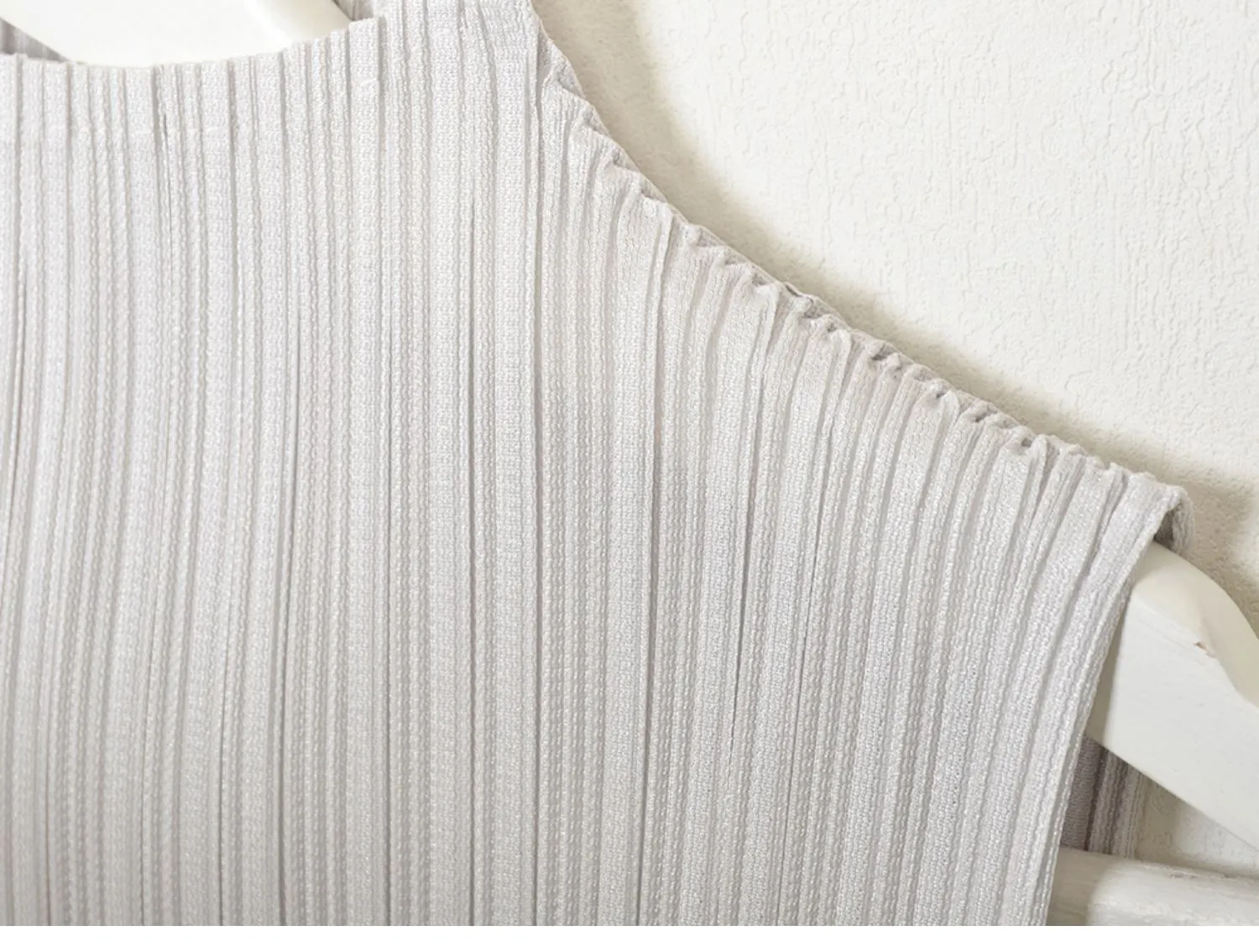 ALSEY Miyake Pleated Korean Style Sleeveless High Collar Tops Women's 2025 Summer New Simple Slim Solid Color T-shirt Clothing