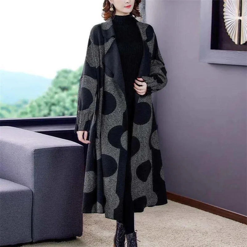 Da Bo Dian Mid length Large Flip Collar Coat Coat 2024 Autumn/Winter New Loose Mom Casual Western Wind Coat Women Commuter Coat