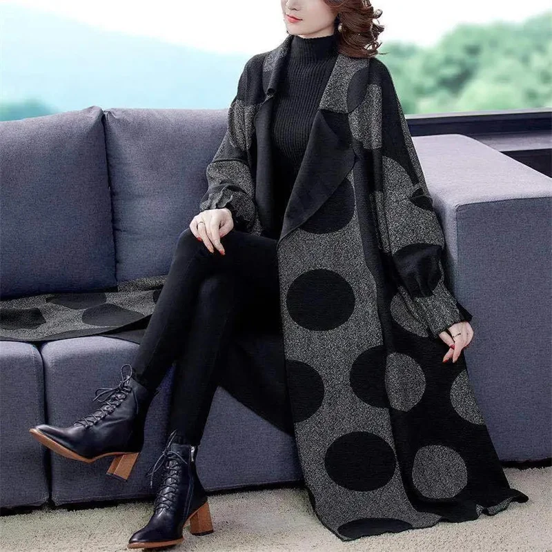 Da Bo Dian Mid length Large Flip Collar Coat Coat 2024 Autumn/Winter New Loose Mom Casual Western Wind Coat Women Commuter Coat