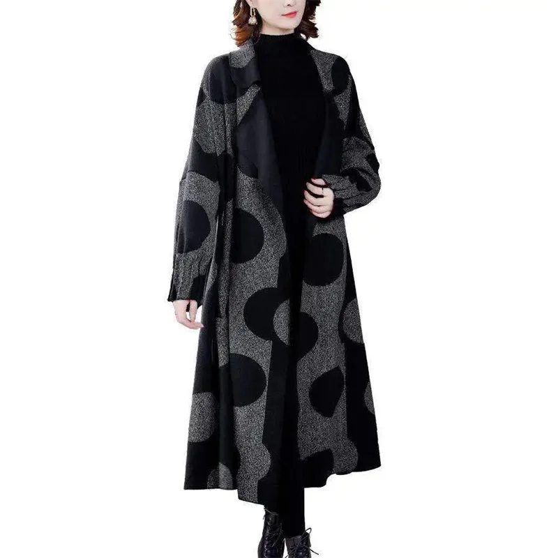 Da Bo Dian Mid length Large Flip Collar Coat Coat 2024 Autumn/Winter New Loose Mom Casual Western Wind Coat Women Commuter Coat