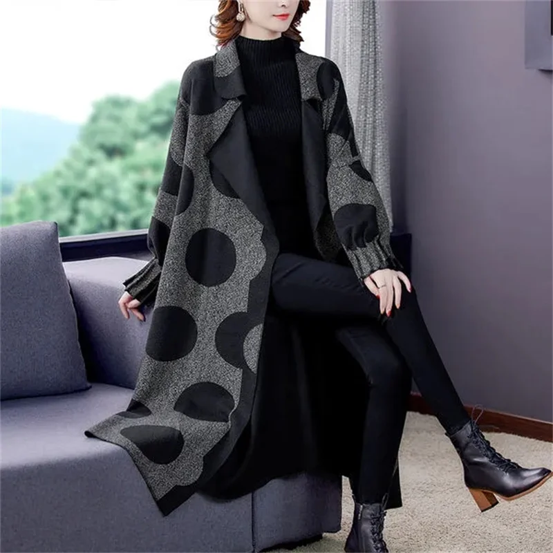 Da Bo Dian Mid length Large Flip Collar Coat Coat 2024 Autumn/Winter New Loose Mom Casual Western Wind Coat Women Commuter Coat