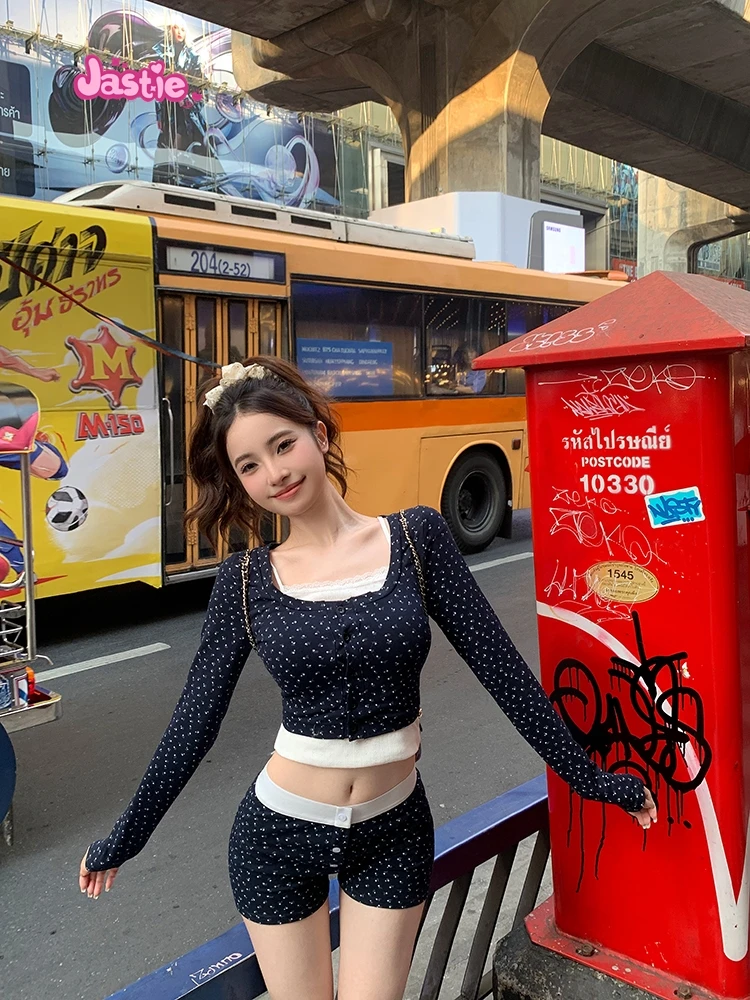 Chic Floral Print Cotton Shorts Women Summer Casual Elastic High Waist Eyelet Sweatshorts Woman Vintage Sweet Boho Shorts 2024