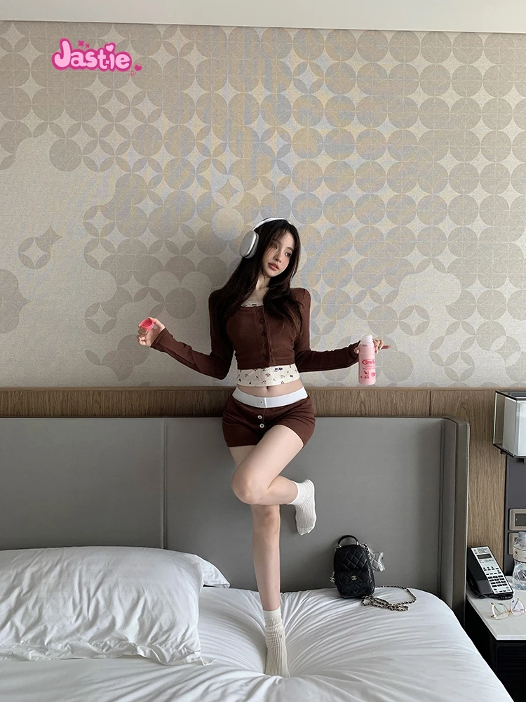 Chic Floral Print Cotton Shorts Women Summer Casual Elastic High Waist Eyelet Sweatshorts Woman Vintage Sweet Boho Shorts 2024