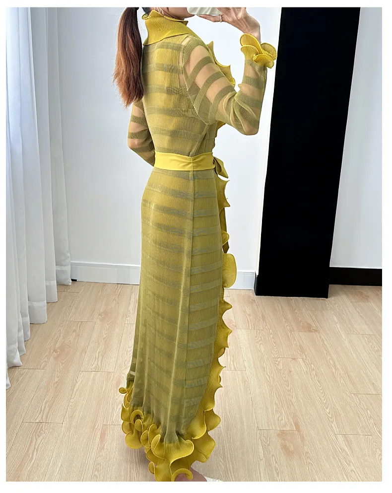 Miyake Women's Dress Women's Fall 2024 New Ruffle Edge Solid Color Versatile Elegant Tank Top Dress Pleated Windbreaker