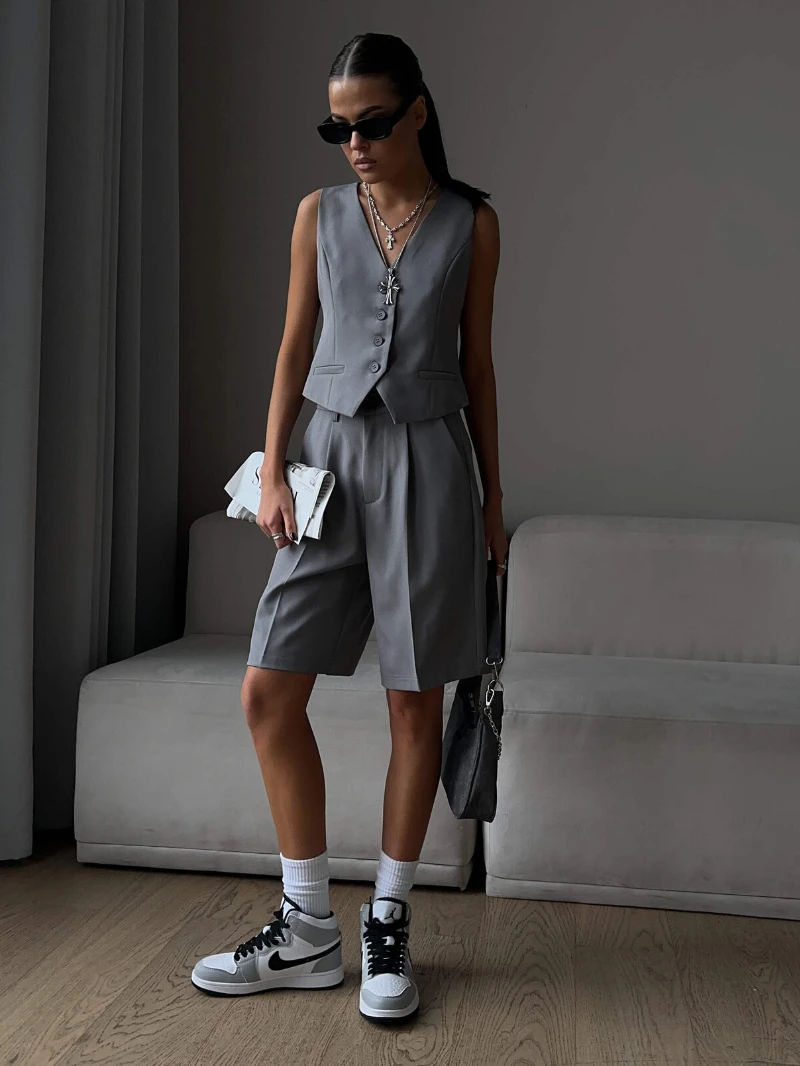 Bronladies Summer Womem Chic Vest Shorts Suit Two-Piece Set Office Ladies Chic 2 Piece Sets Womens Outfits