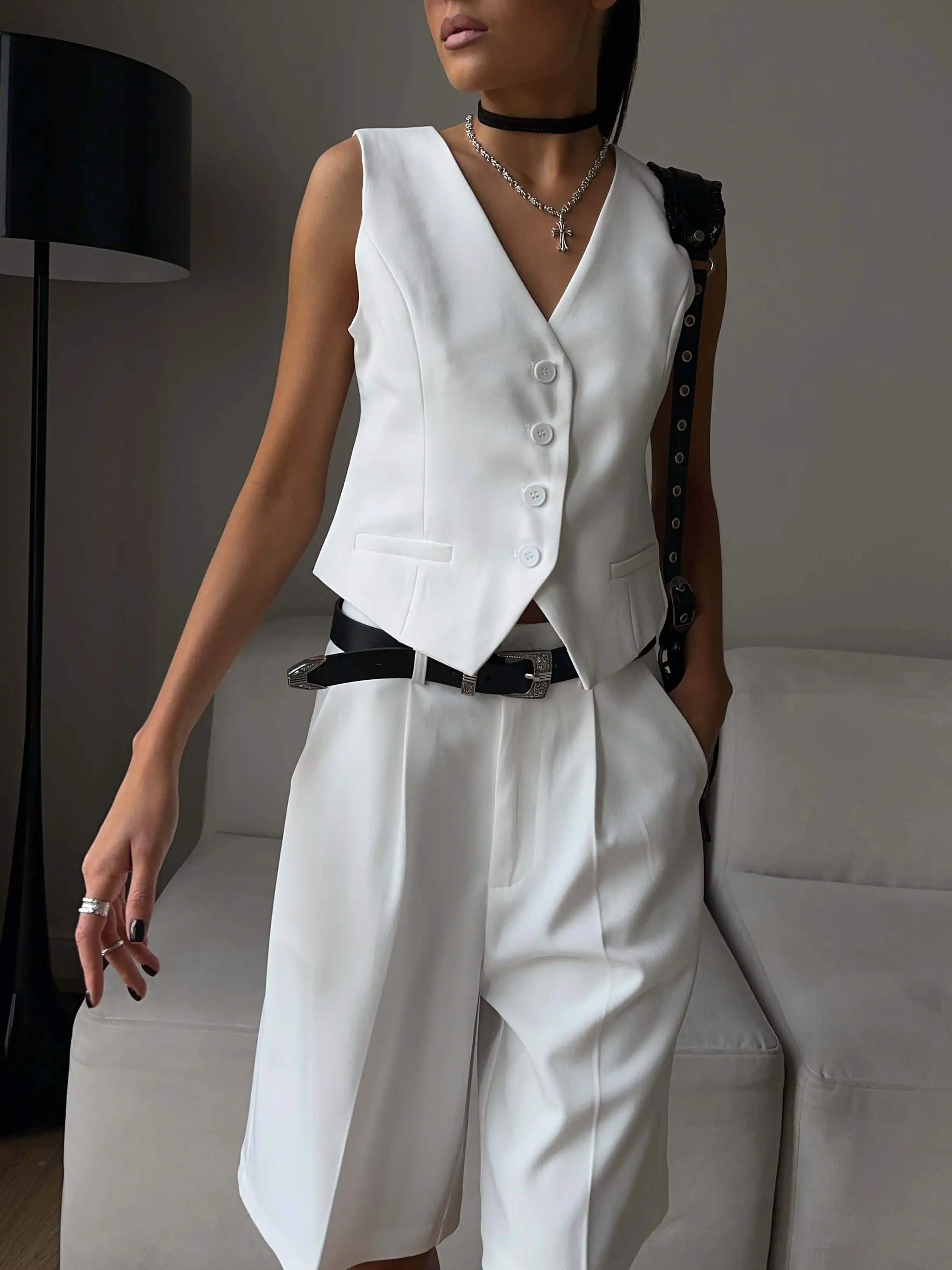 Bronladies Summer Womem Chic Vest Shorts Suit Two-Piece Set Office Ladies Chic 2 Piece Sets Womens Outfits