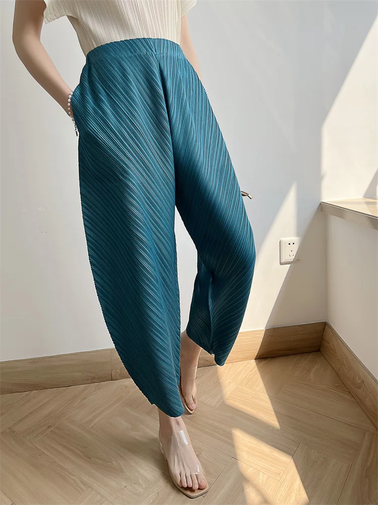 Miyake Pleated Pants Women's 2023 New Banana Pants Fashion All-Match Pleated Pants Casual Loose Wide-Leg Pants Streetwear Women