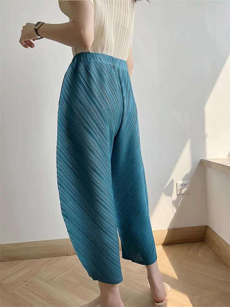 Miyake Pleated Pants Women's 2023 New Banana Pants Fashion All-Match Pleated Pants Casual Loose Wide-Leg Pants Streetwear Women