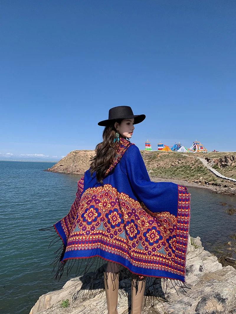 GypsyLady Boho Floral Knitted Cloaks Capes Hoodies Vintage Thick Warm Auturm Winter Women Ethnic Tassels Cloak Poncho Outwear