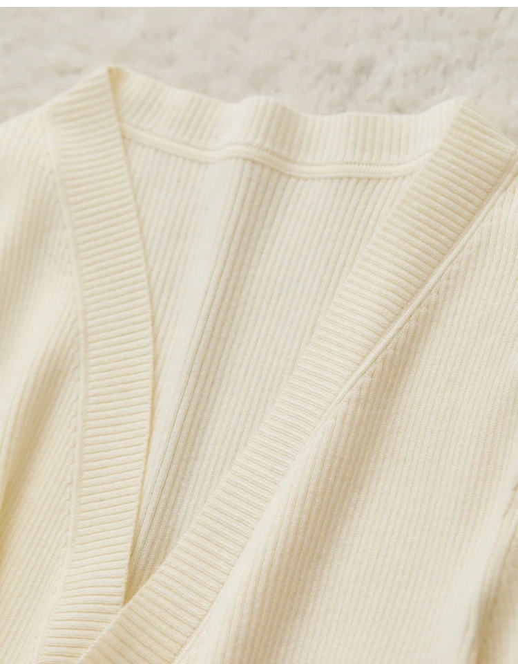 AMII Minimalism Women's Sweater 2026 Autumn New Office Lady Shirring Slim V-neck Knitted Tops Pullovers Womens Clothing 12321064