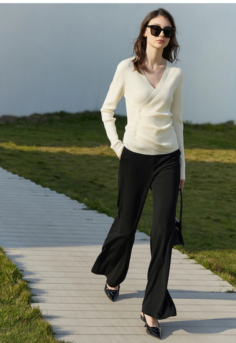 AMII Minimalism Women's Sweater 2026 Autumn New Office Lady Shirring Slim V-neck Knitted Tops Pullovers Womens Clothing 12321064