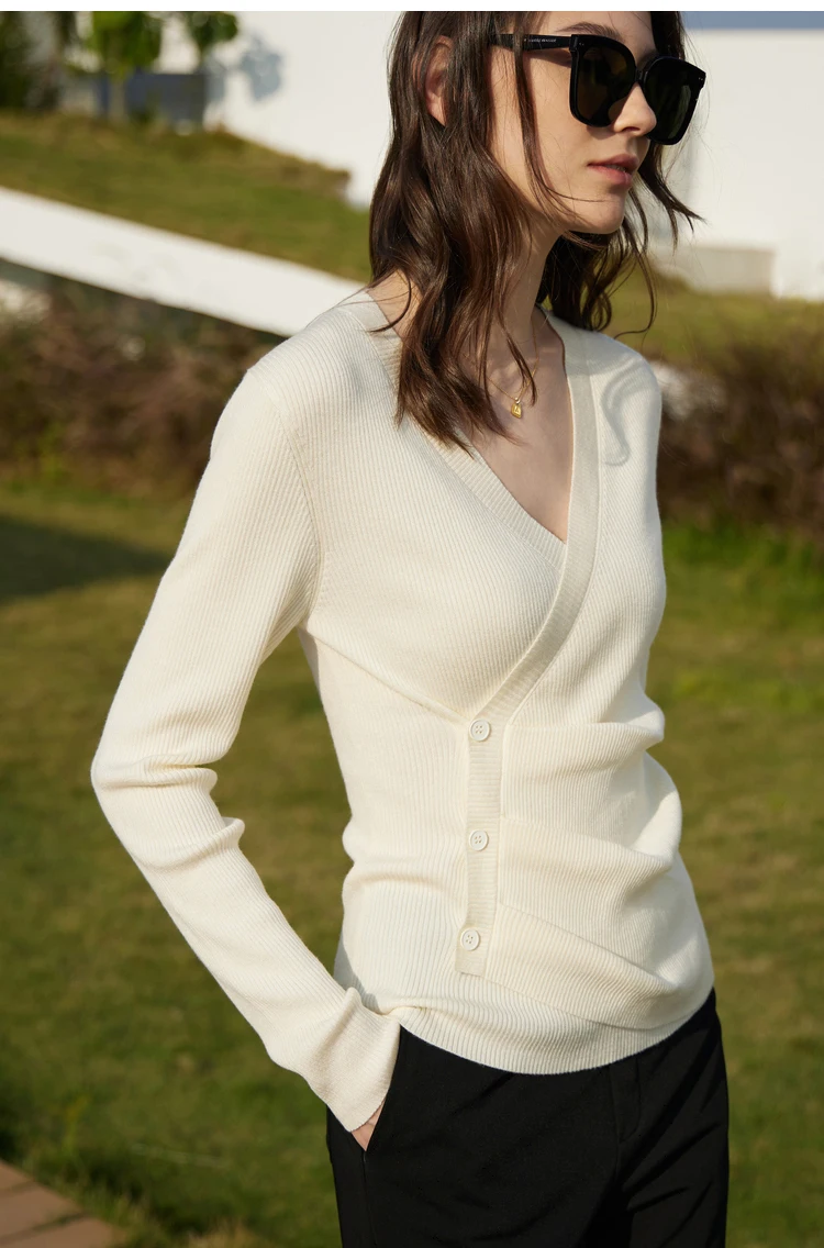 AMII Minimalism Women's Sweater 2026 Autumn New Office Lady Shirring Slim V-neck Knitted Tops Pullovers Womens Clothing 12321064
