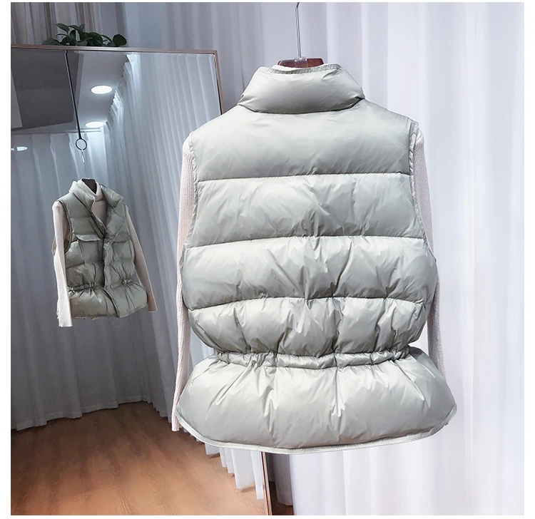 New Ultra Light Down Vest Women Short Vest Windproof Lightweight Warm Waistcoat Female White Duck Down Coat Sleeveless