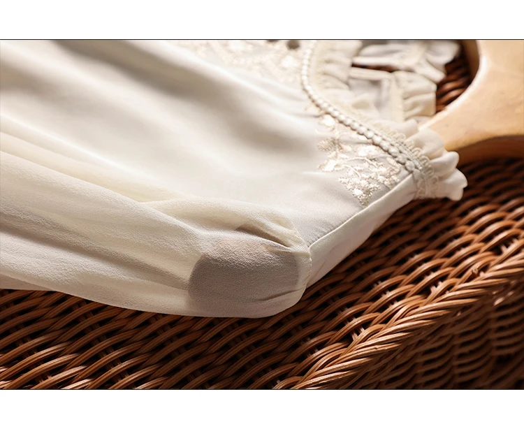 New Spring embroidery shirts for ladies Fashion chiffon sleeve Women's blouses blusa mujer