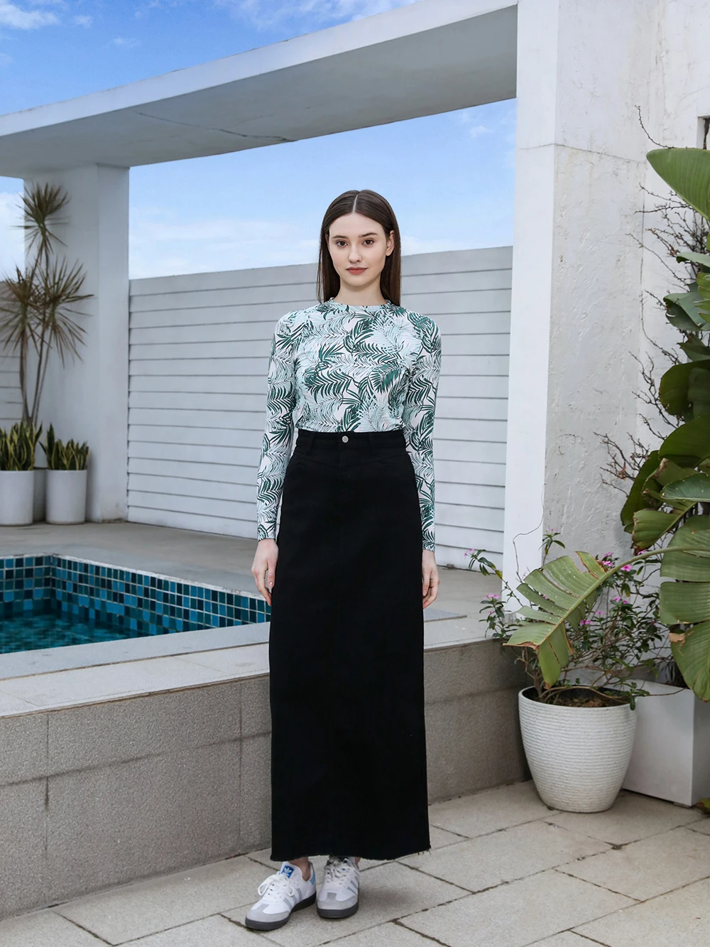 AP SS25 Women Sleeeveless Tee Solid